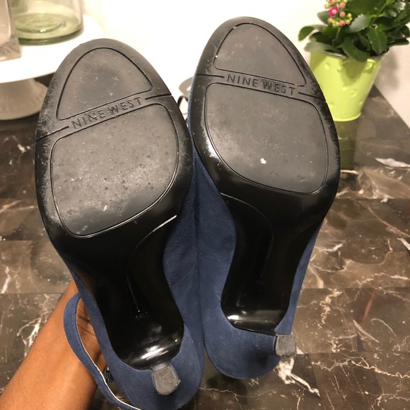 Navy blue Suede Ninewest pumps - Picture 5 of 5
